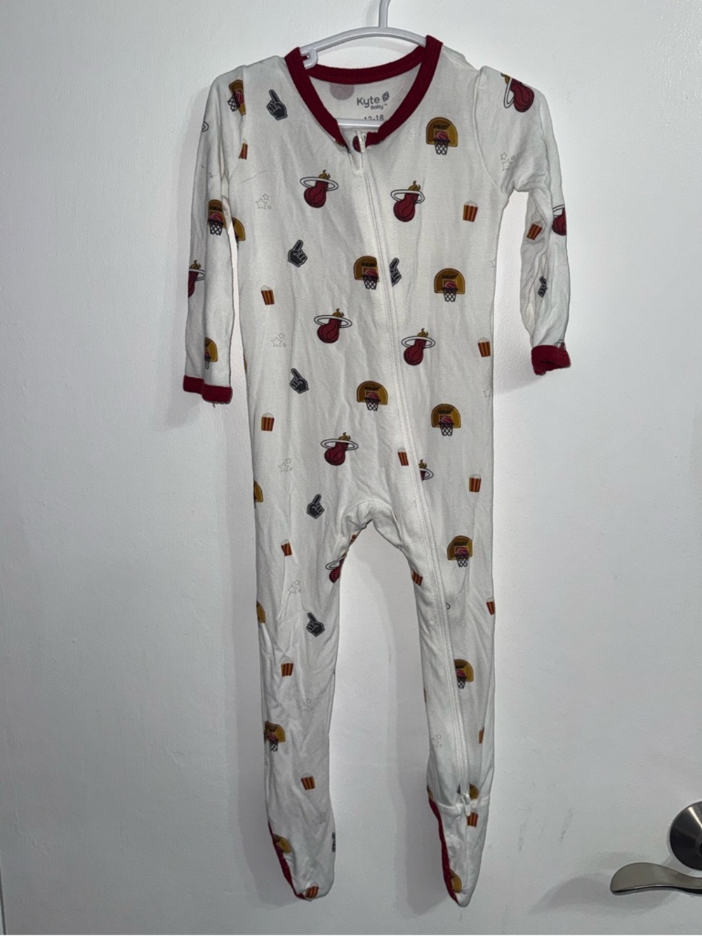 Kyte Baby Zippered Footie in Miami Heat Limited Edition Pattern 12-18 months